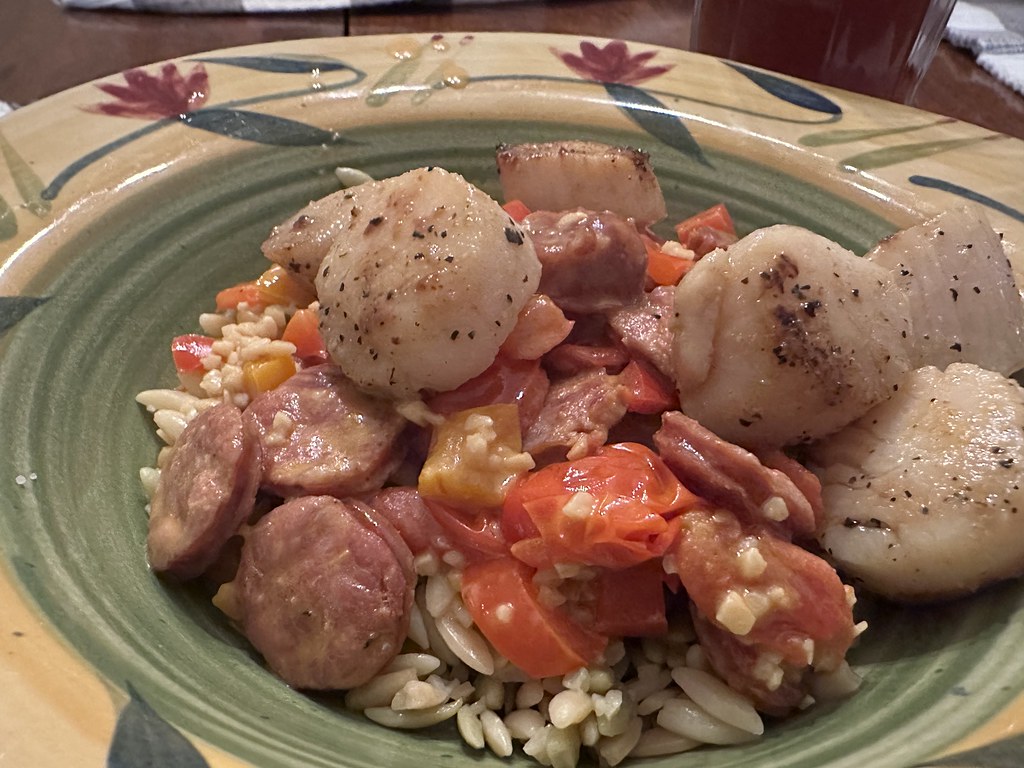 You are currently viewing Seared Sea Scallops with Andouille Orzo
