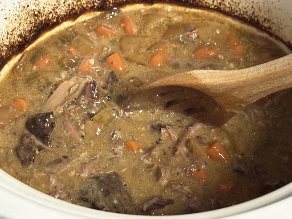 You are currently viewing Slow Cooker Beef Pot Roast with Mushroom Gravy